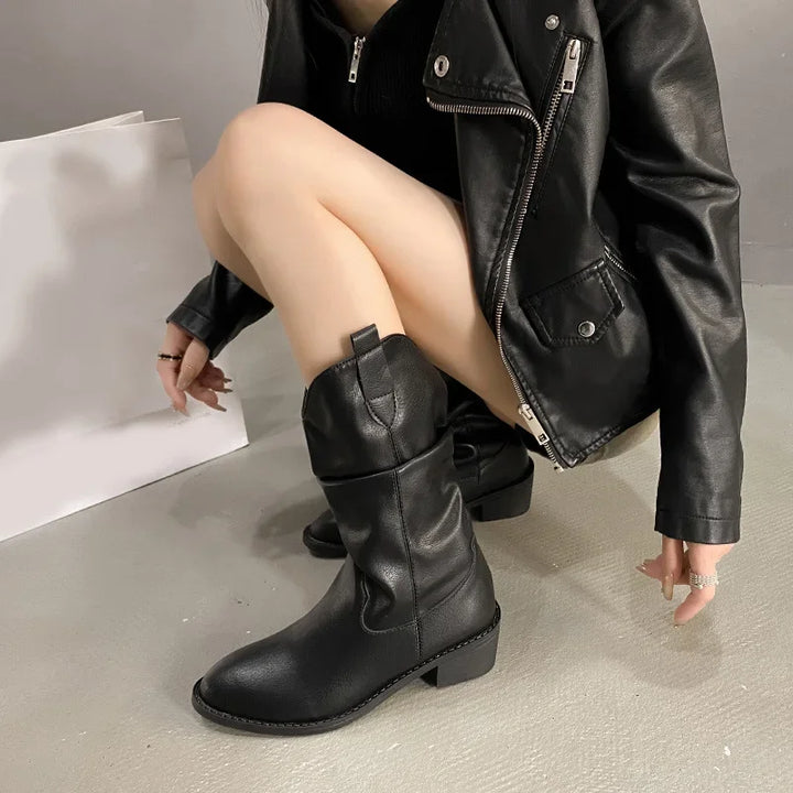 Selene | Women's BootsFlowing Contour Shape