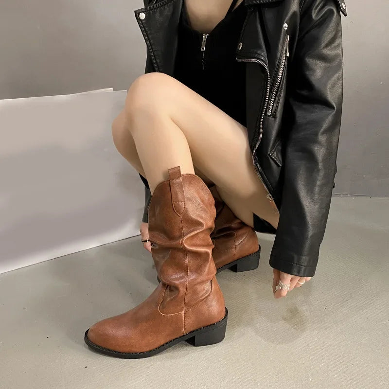 Selene | Women's BootsFlowing Contour Shape